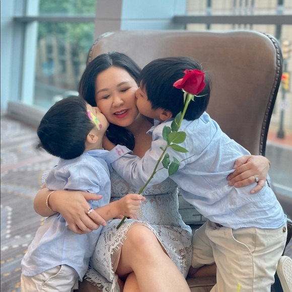 Meet your Posher, Amber - Picture 3 of 4